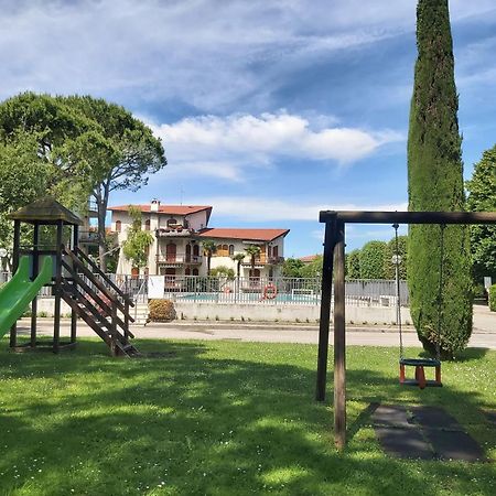 I Limoni Bilocale In Residence Con Piscina Peschiera del Garda Buitenkant foto