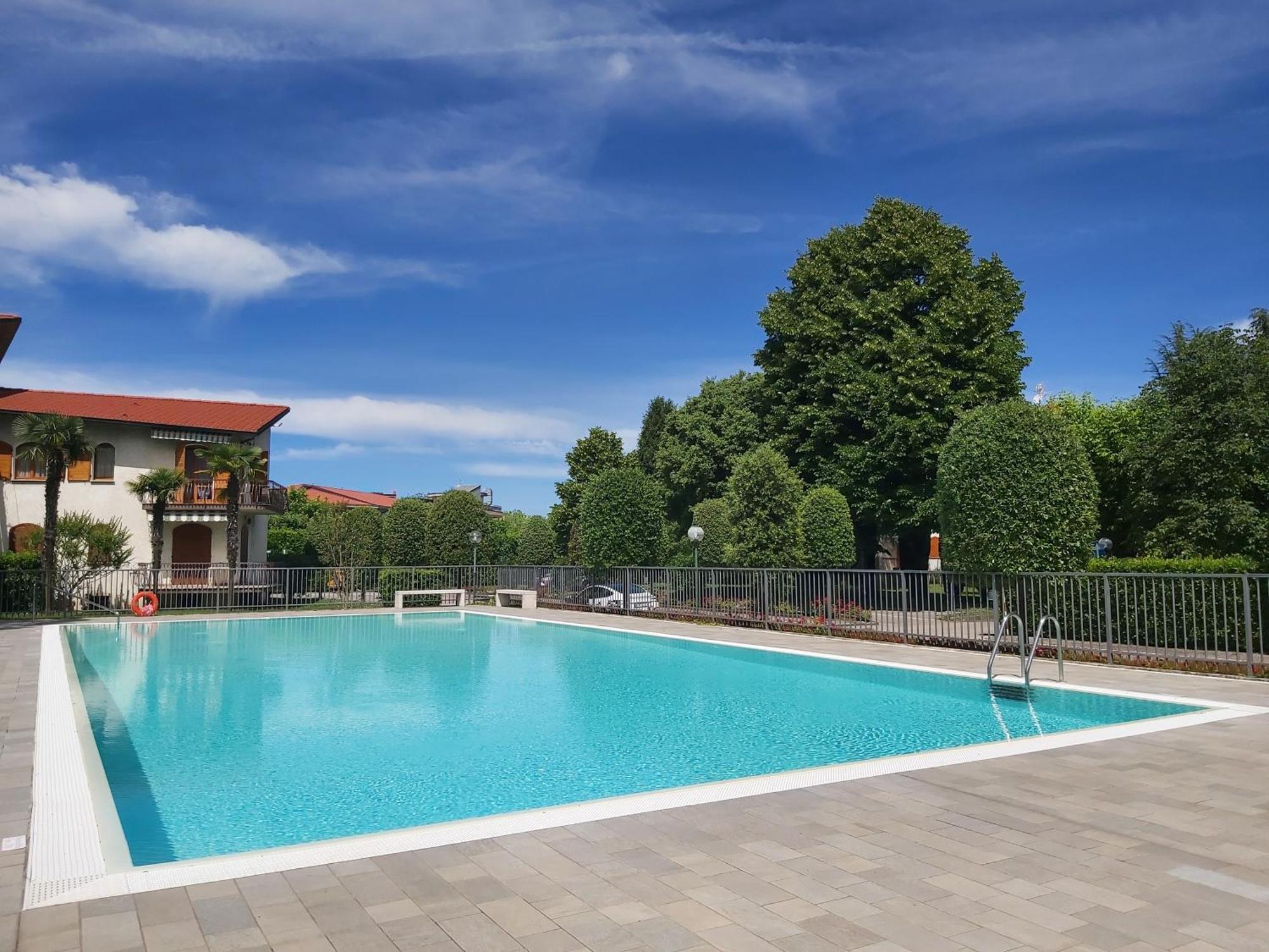 I Limoni Bilocale In Residence Con Piscina Peschiera del Garda Buitenkant foto