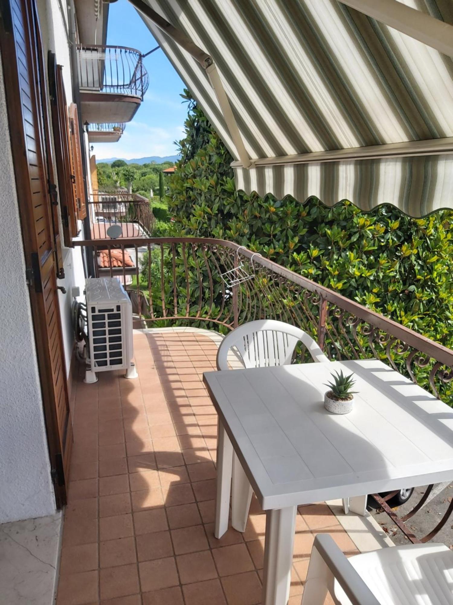 I Limoni Bilocale In Residence Con Piscina Peschiera del Garda Buitenkant foto