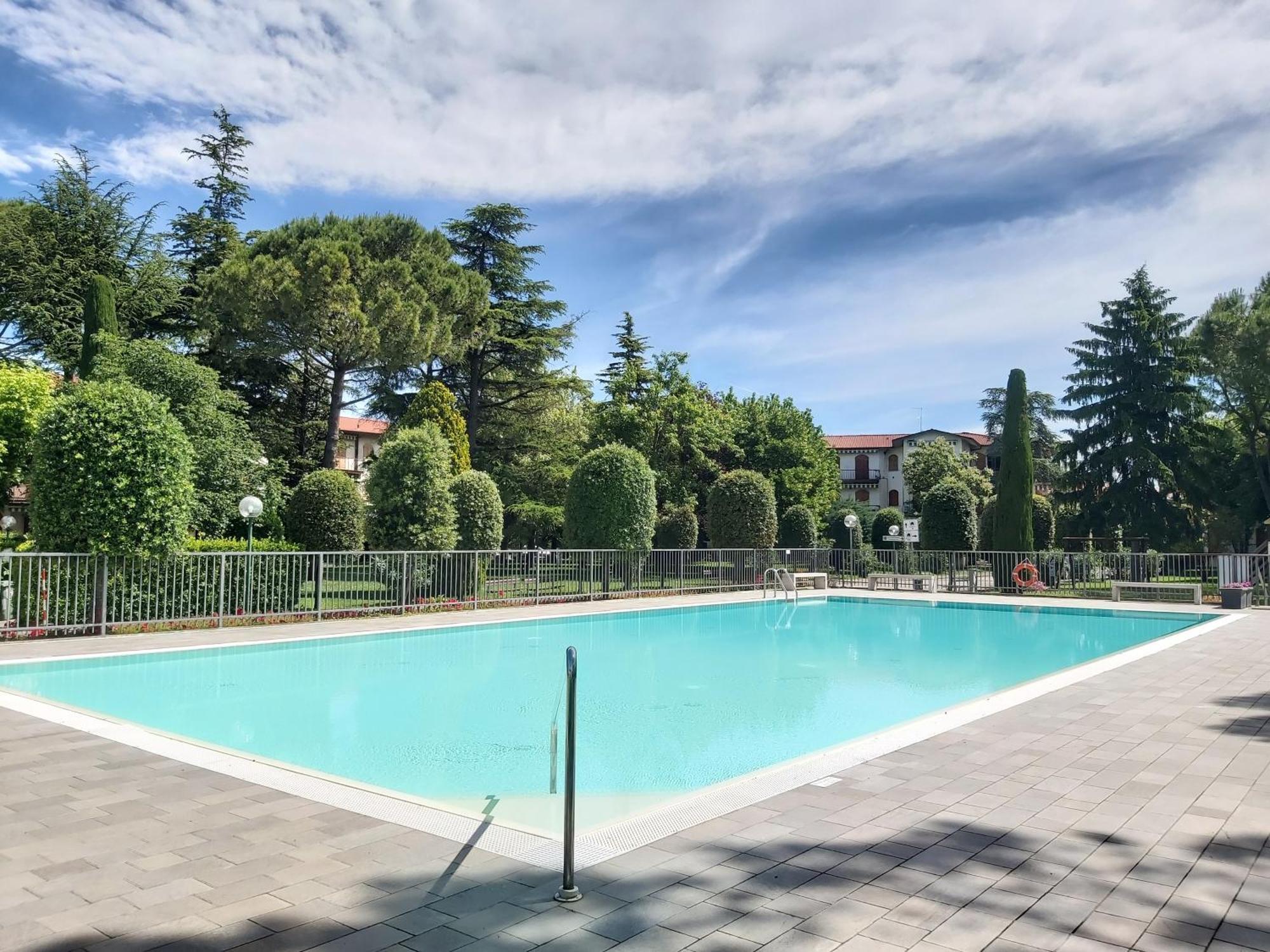 I Limoni Bilocale In Residence Con Piscina Peschiera del Garda Buitenkant foto